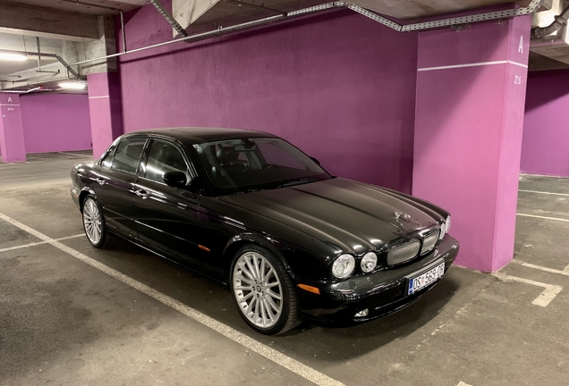 Jaguar XJR