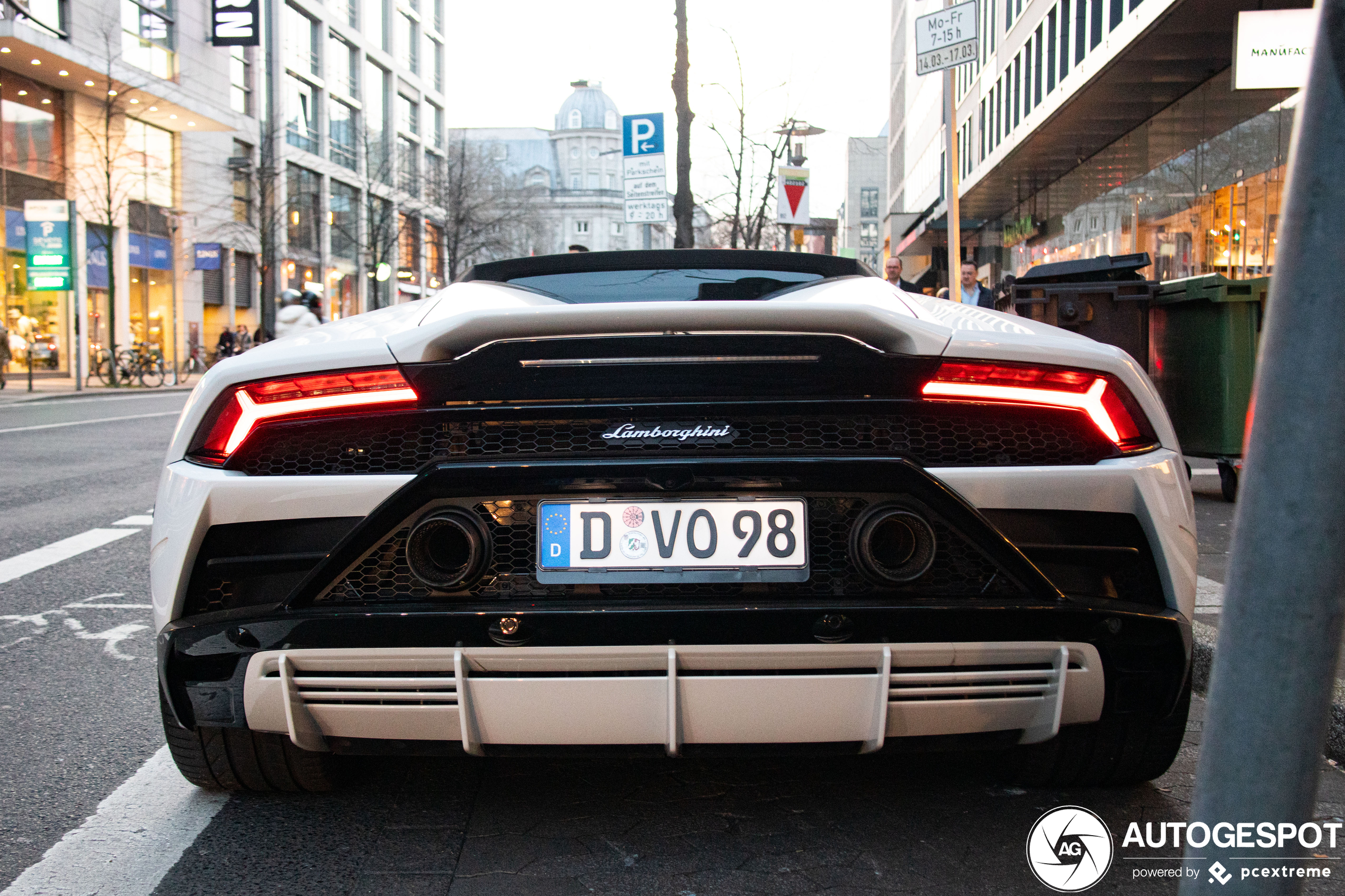 Lamborghini Huracán LP640-4 EVO Spyder