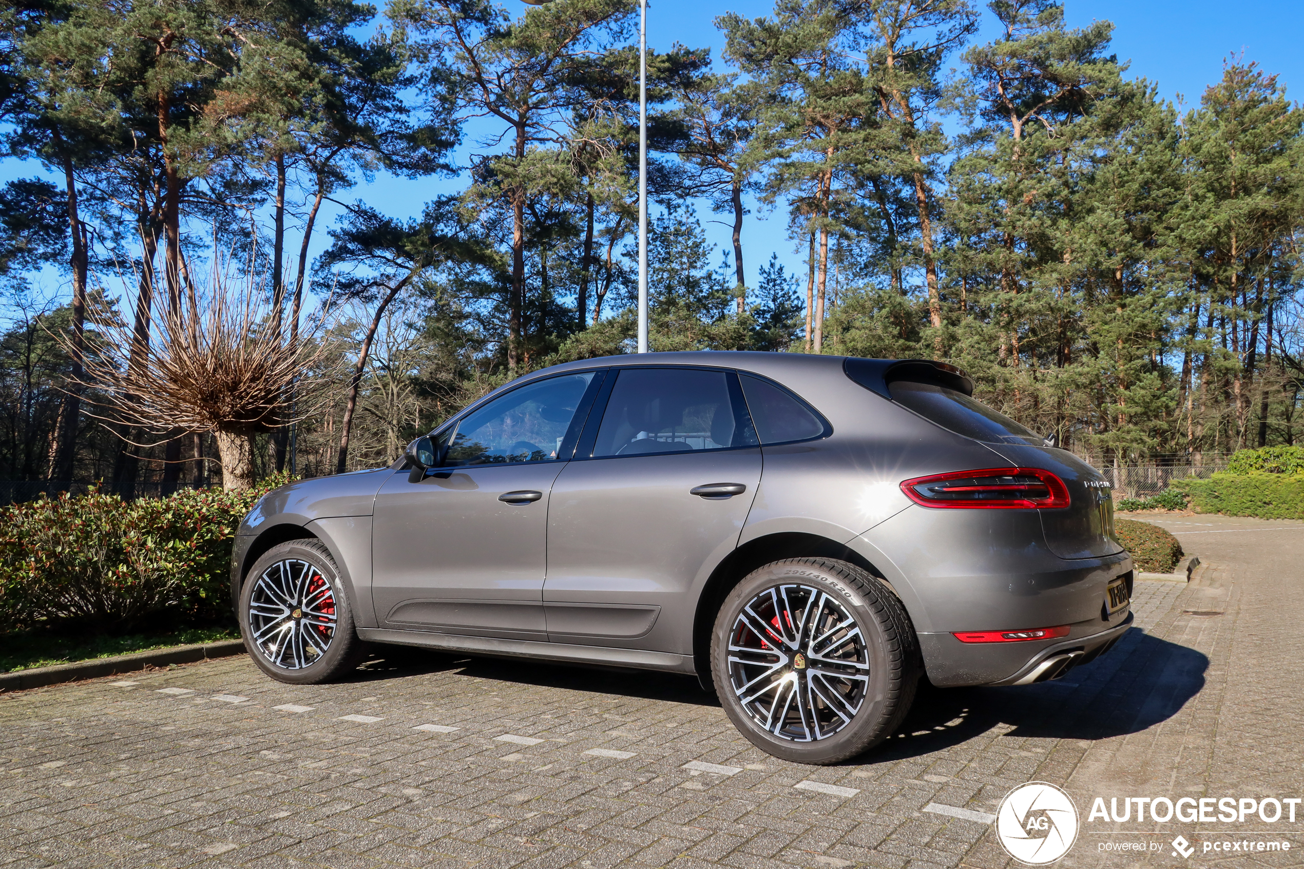 Porsche 95B Macan Turbo