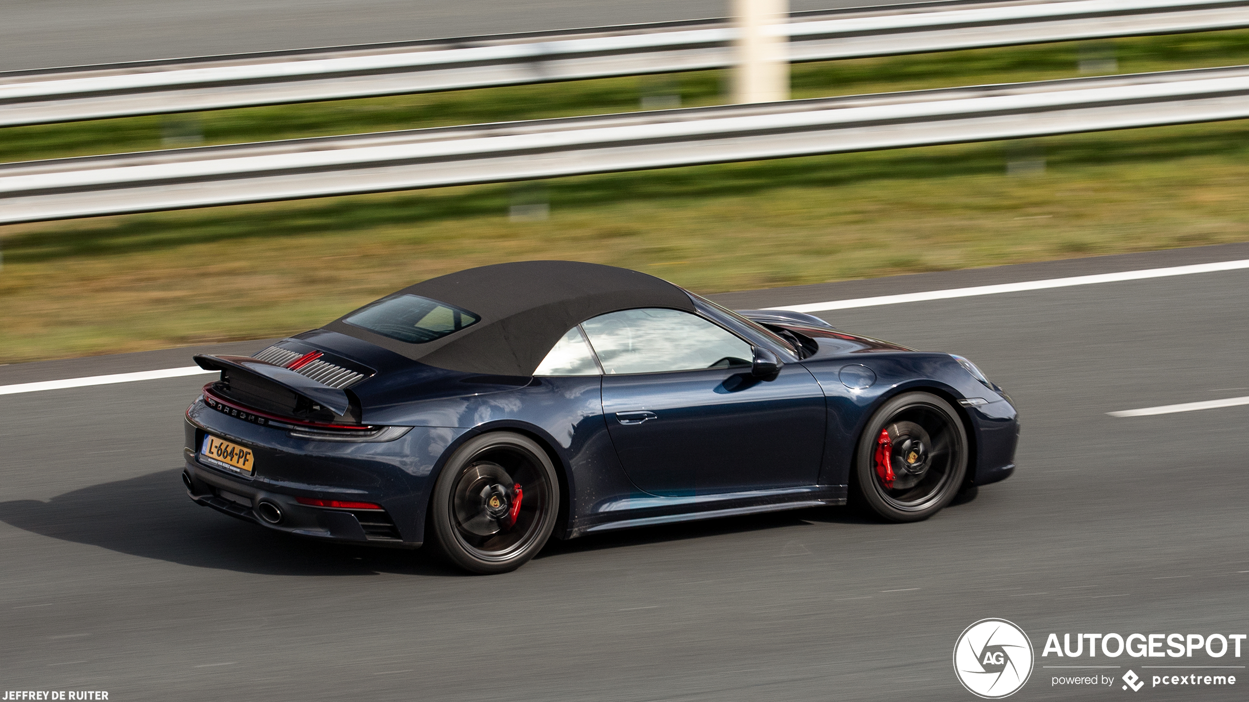 Porsche 992 Carrera 4S Cabriolet