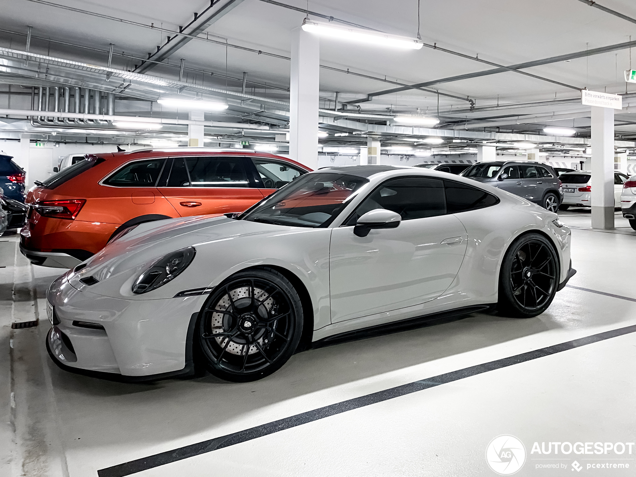 Porsche 992 GT3 Touring