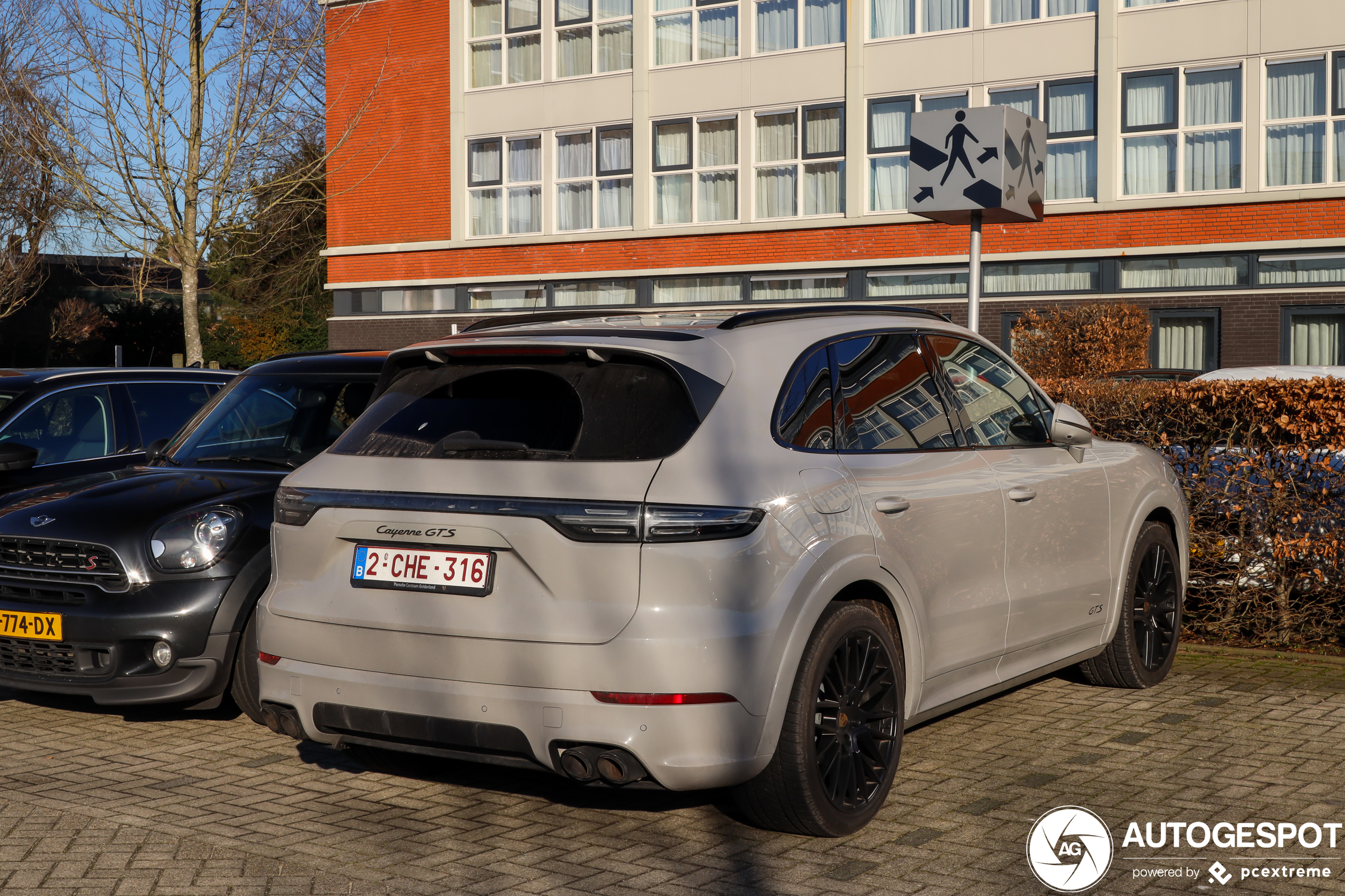 Porsche 9YA Cayenne GTS