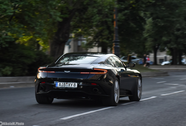 Aston Martin DB11