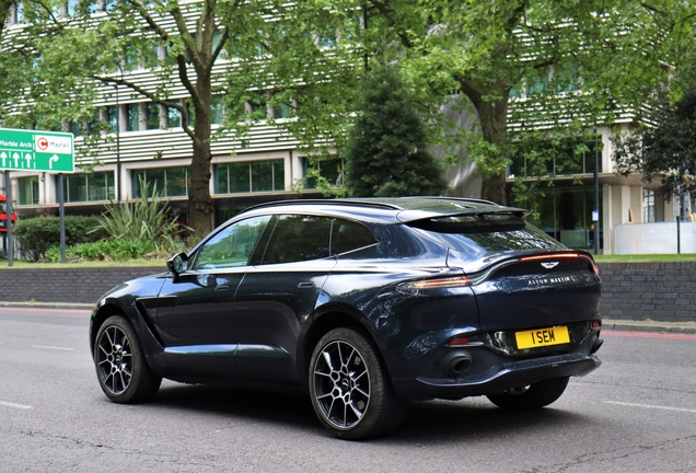 Aston Martin DBX