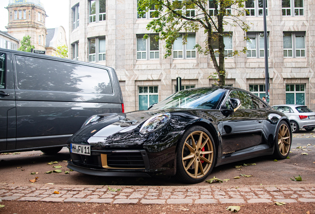 Porsche 992 Carrera 4S