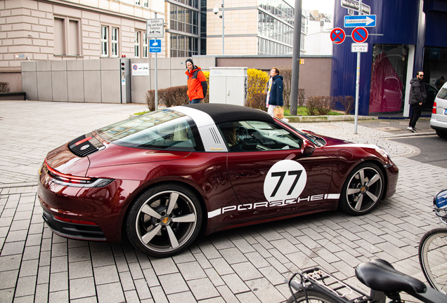 Porsche 992 Targa 4S Heritage Design Edition