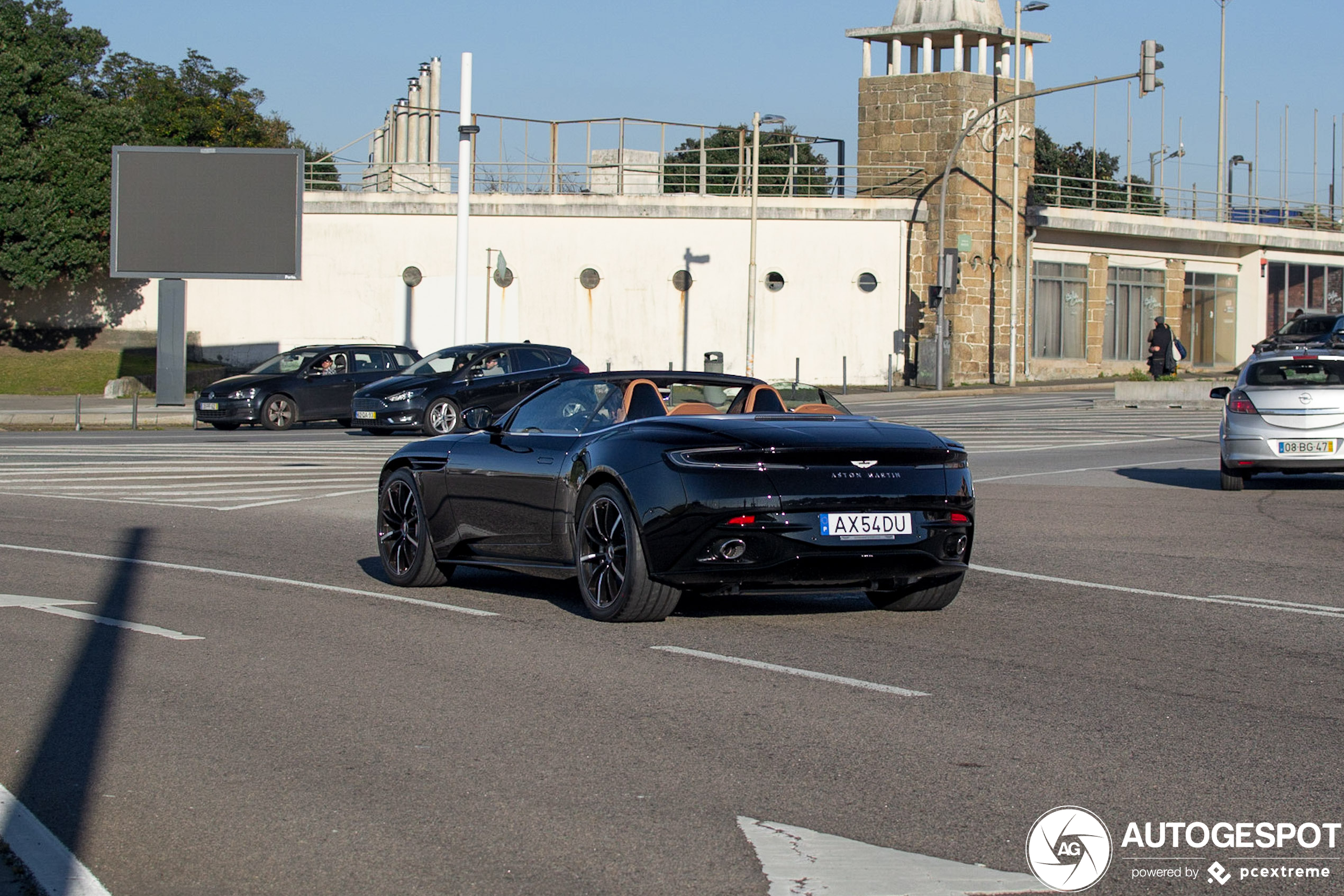 Aston Martin DB11 V8 Volante