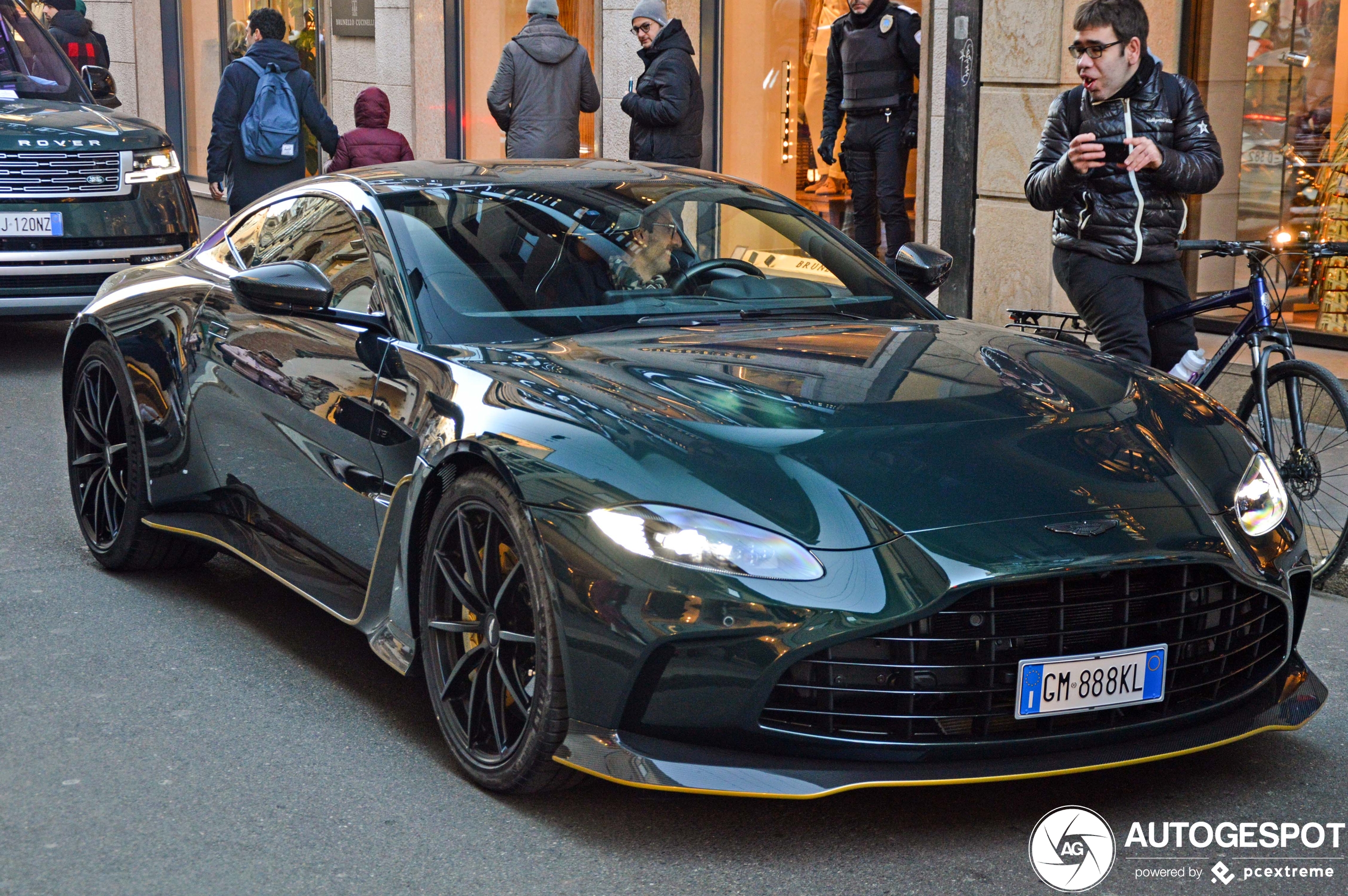 Aston Martin V12 Vantage 2023