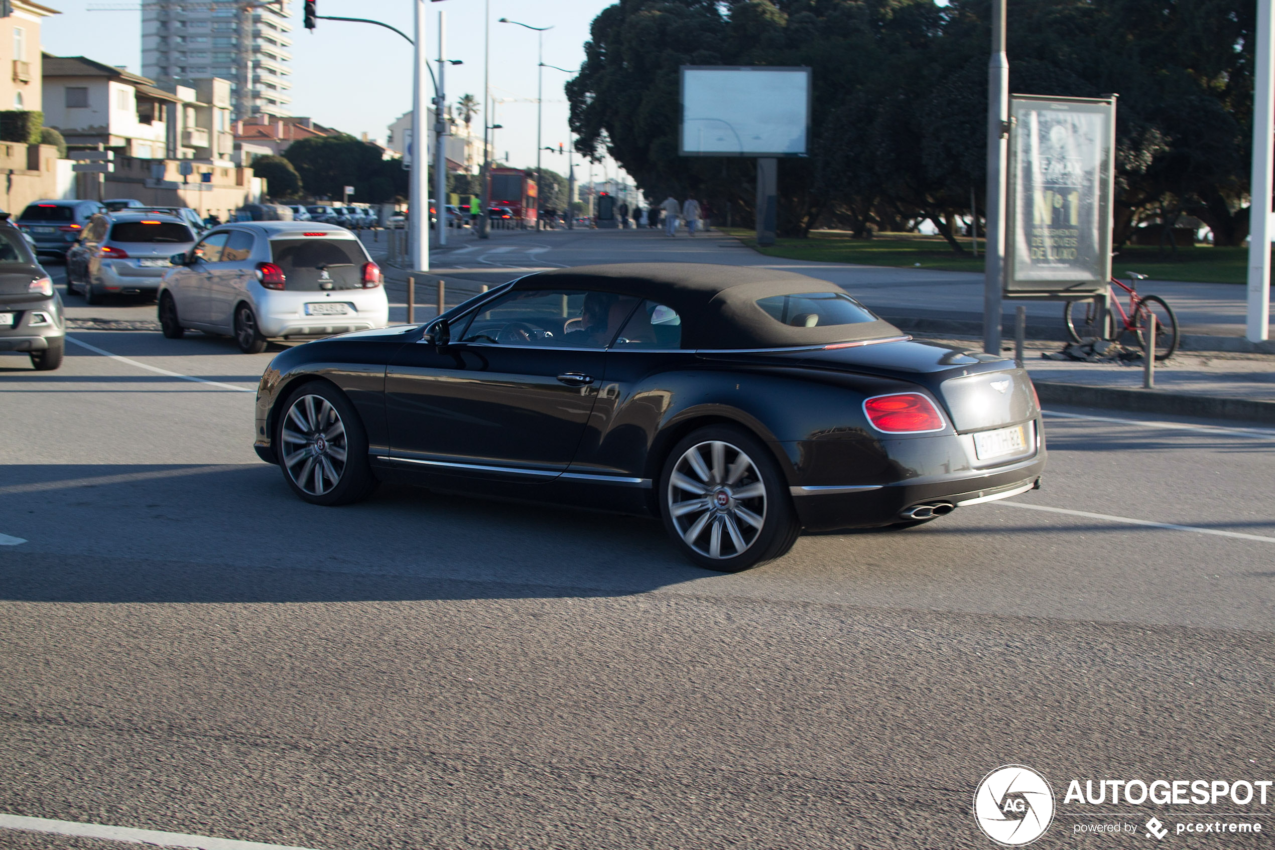 Bentley Continental GTC V8