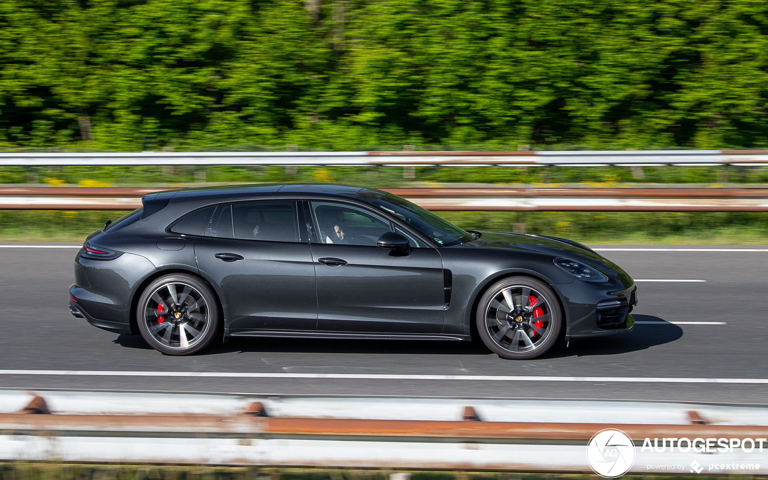 Porsche 971 Panamera GTS Sport Turismo