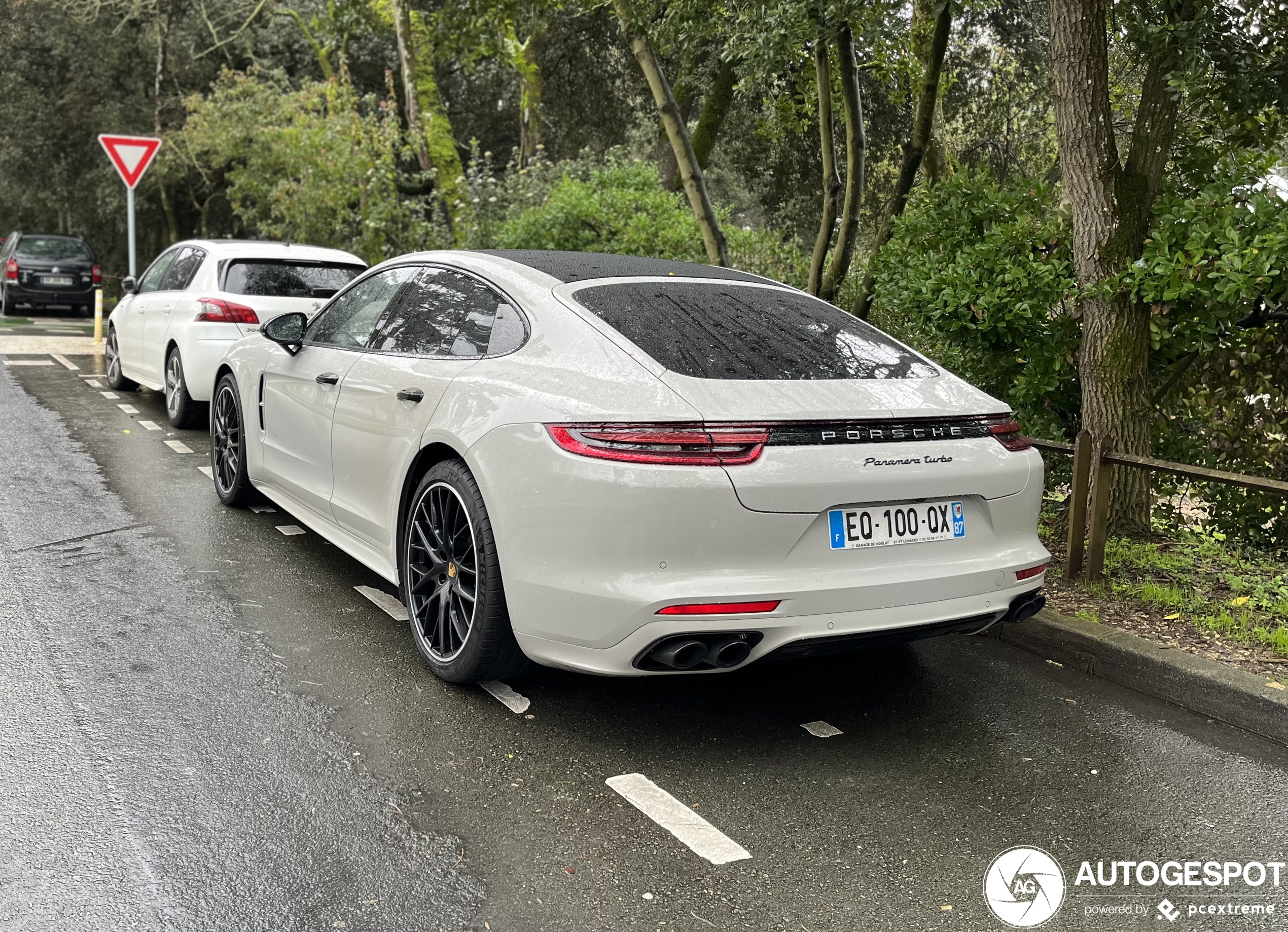 Porsche 971 Panamera Turbo