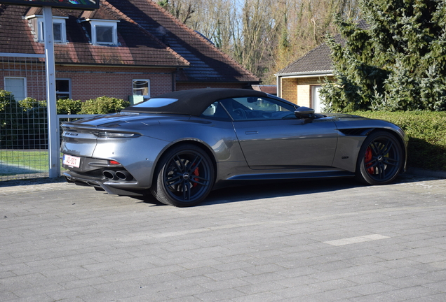 Aston Martin DBS Superleggera Volante