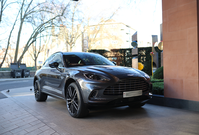 Aston Martin DBX