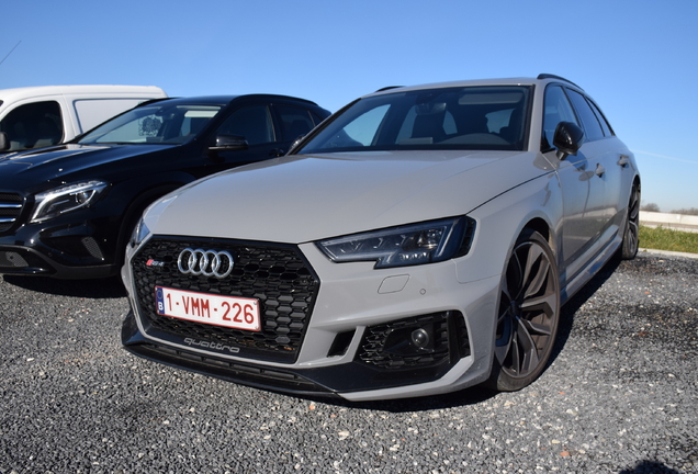 Audi RS4 Avant B9