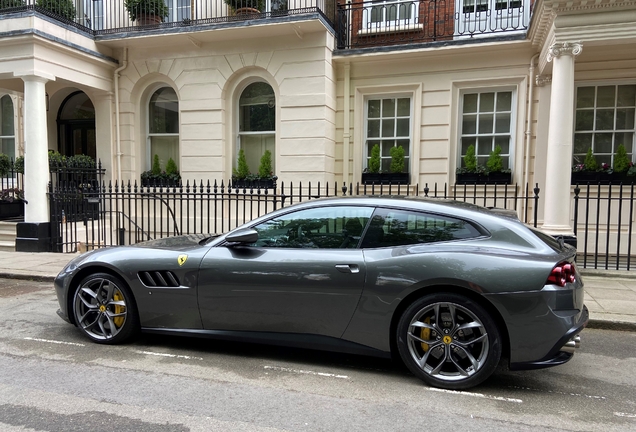 Ferrari GTC4Lusso T