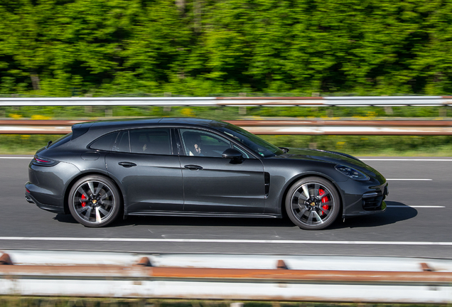 Porsche 971 Panamera GTS Sport Turismo