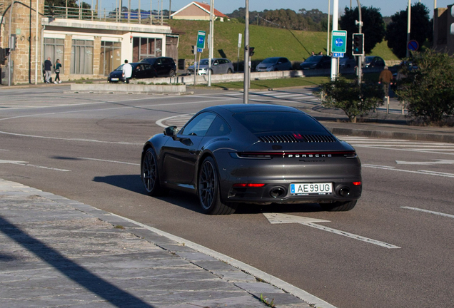 Porsche 992 Carrera 4S