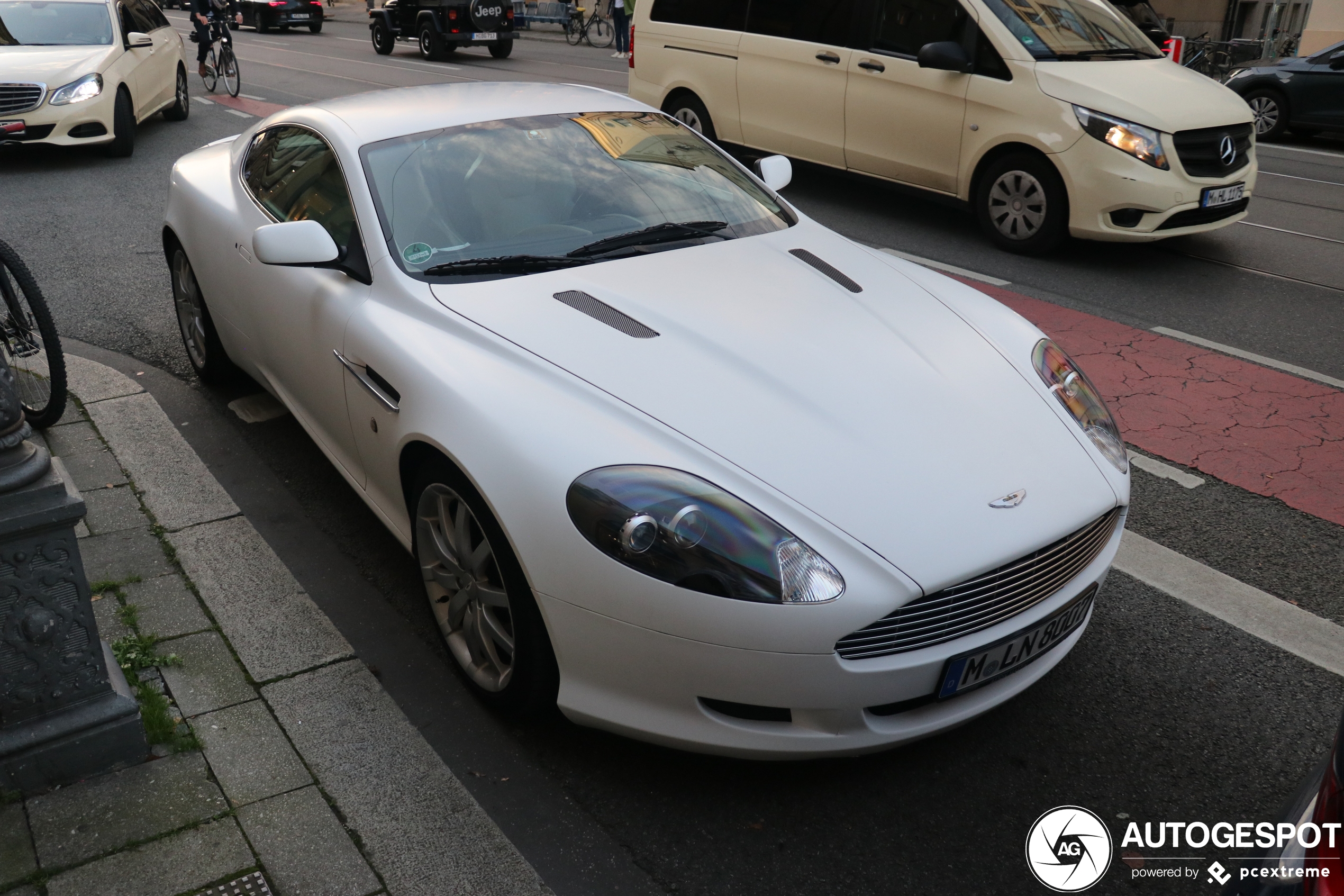 Aston Martin DB9