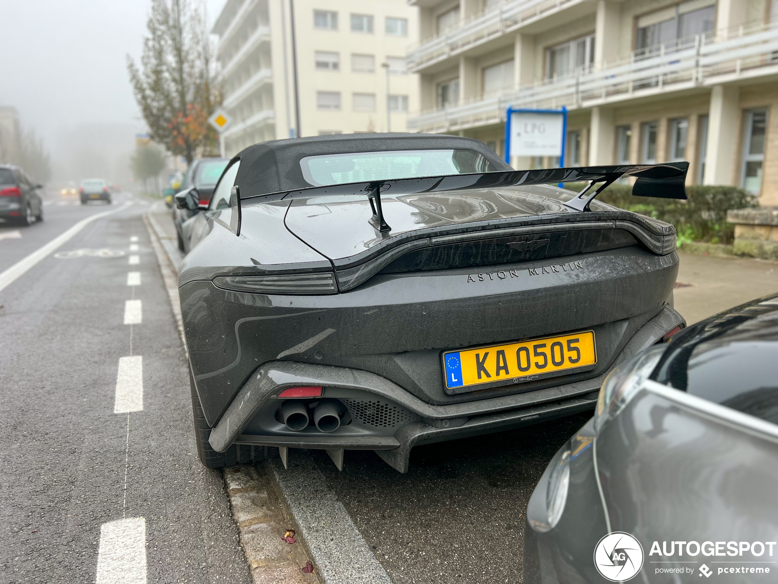 Aston Martin V8 Vantage Formula 1 Edition Roadster