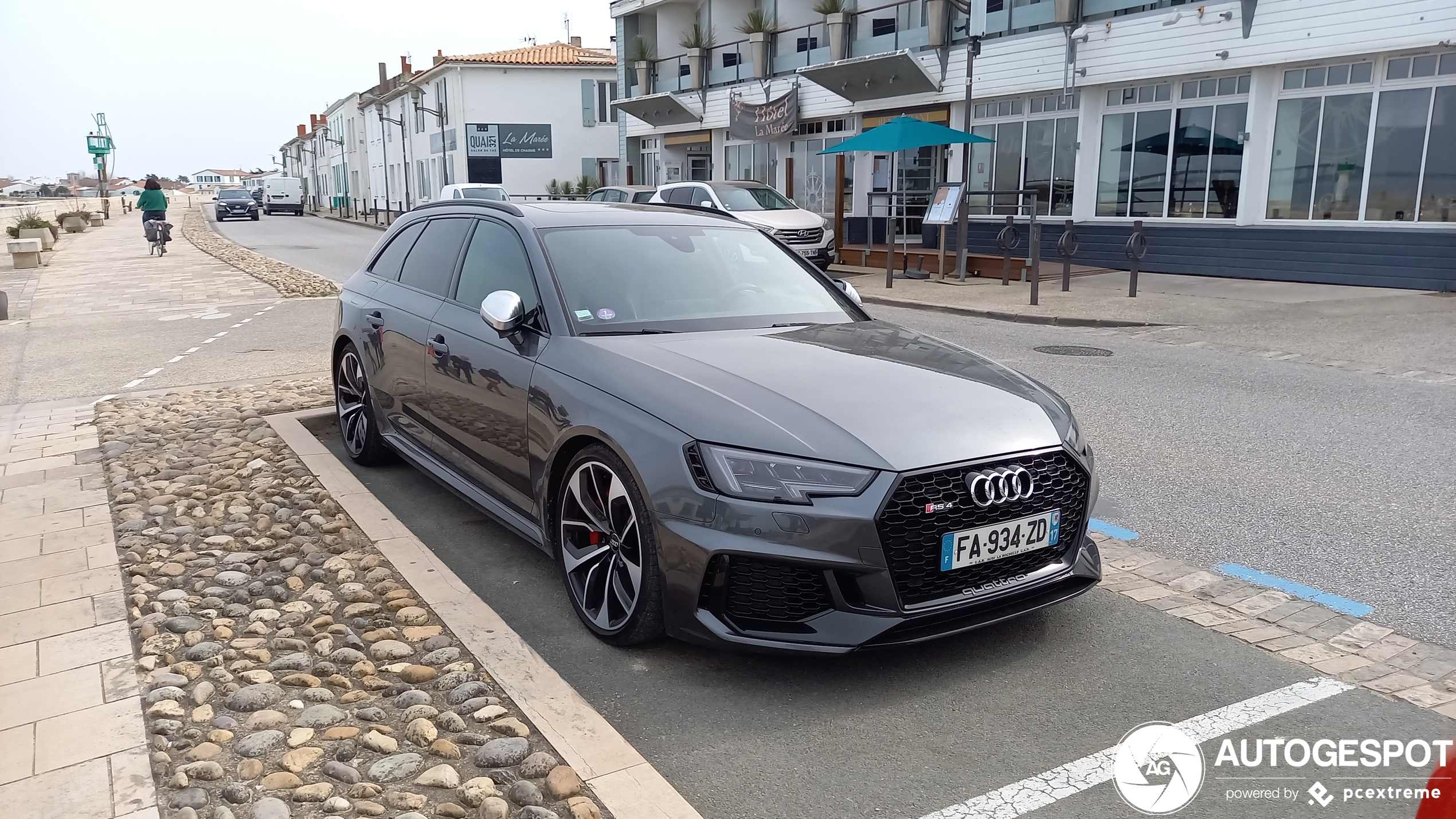 Audi RS4 Avant B9