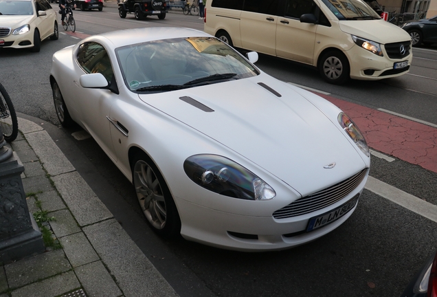 Aston Martin DB9