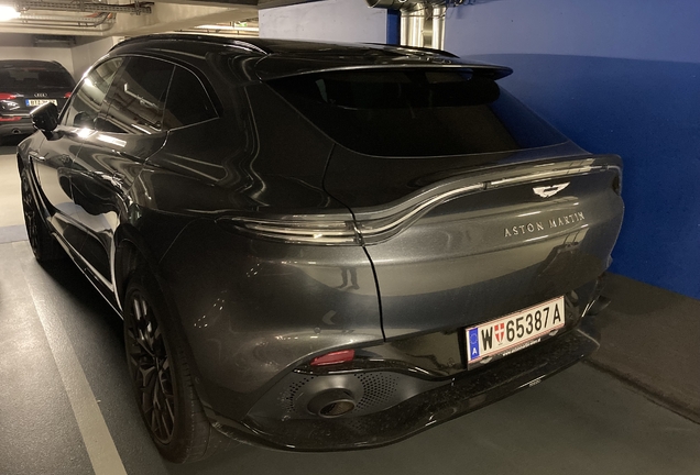 Aston Martin DBX