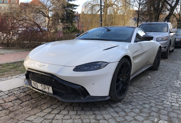 Aston Martin V8 Vantage 2018