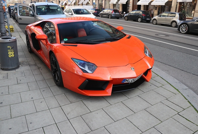 Lamborghini Aventador LP700-4