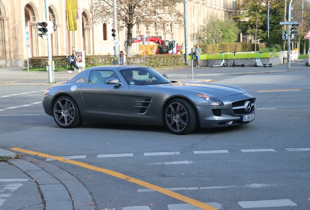 Mercedes-Benz SLS AMG