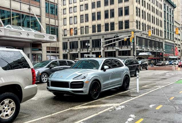 Porsche 9YA Cayenne GTS