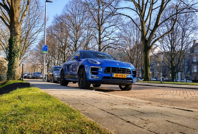 Porsche 95B Macan GTS