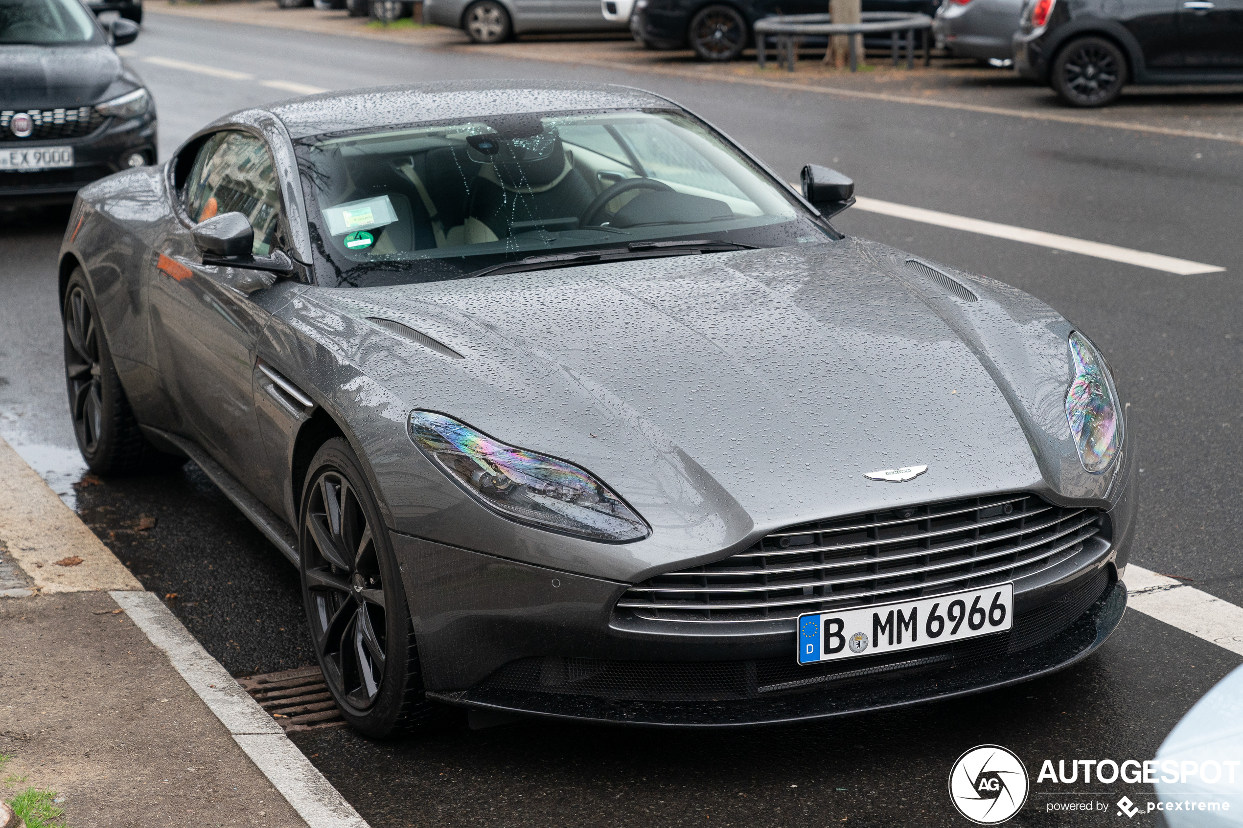 Aston Martin DB11 V8