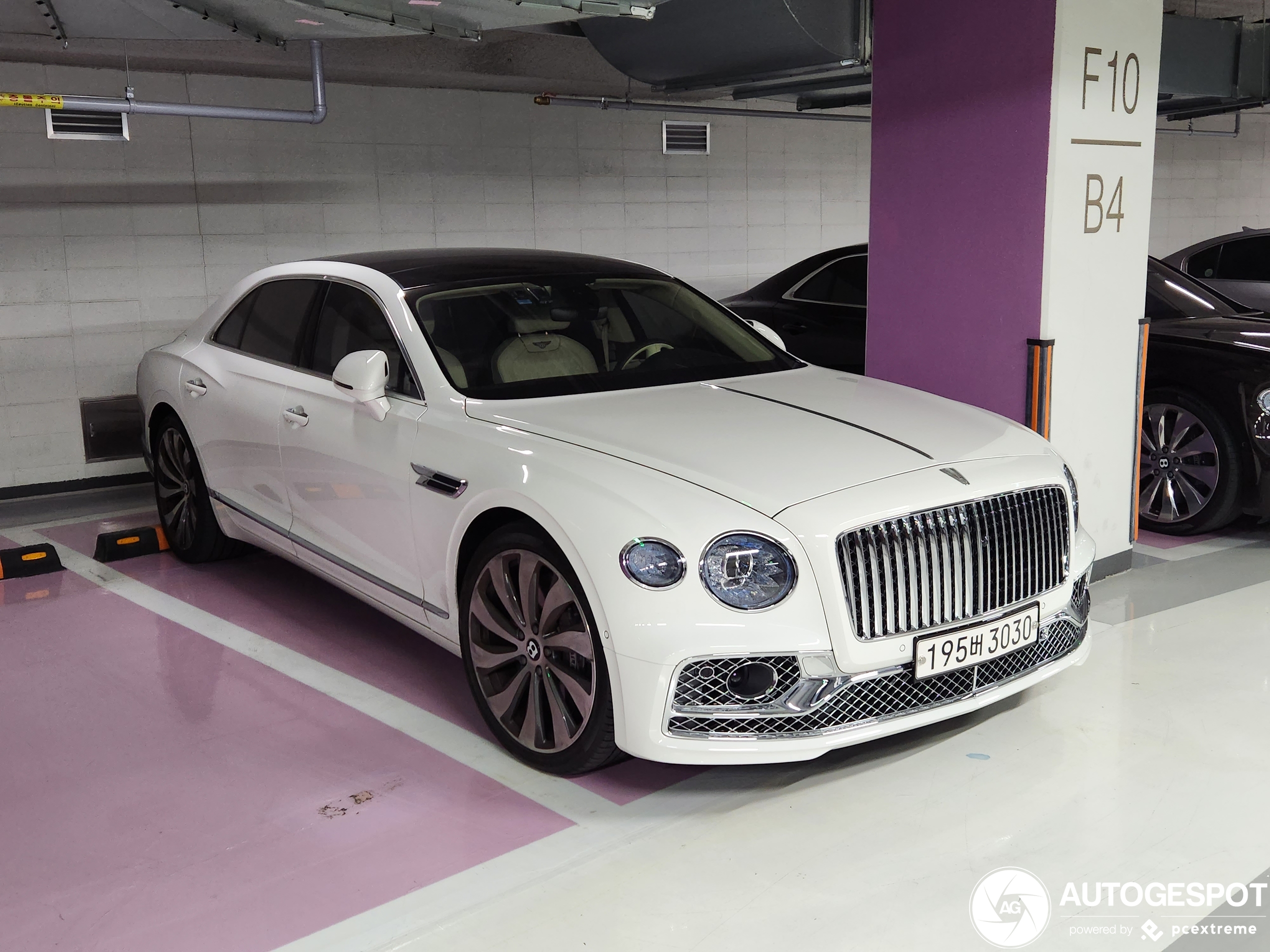 Bentley Flying Spur V8 2021