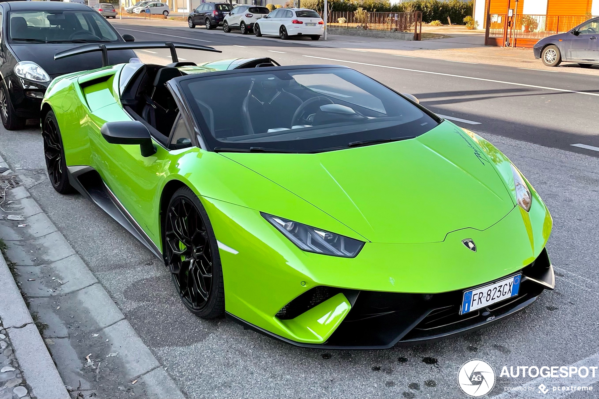 Lamborghini Huracán LP640-4 Performante Spyder