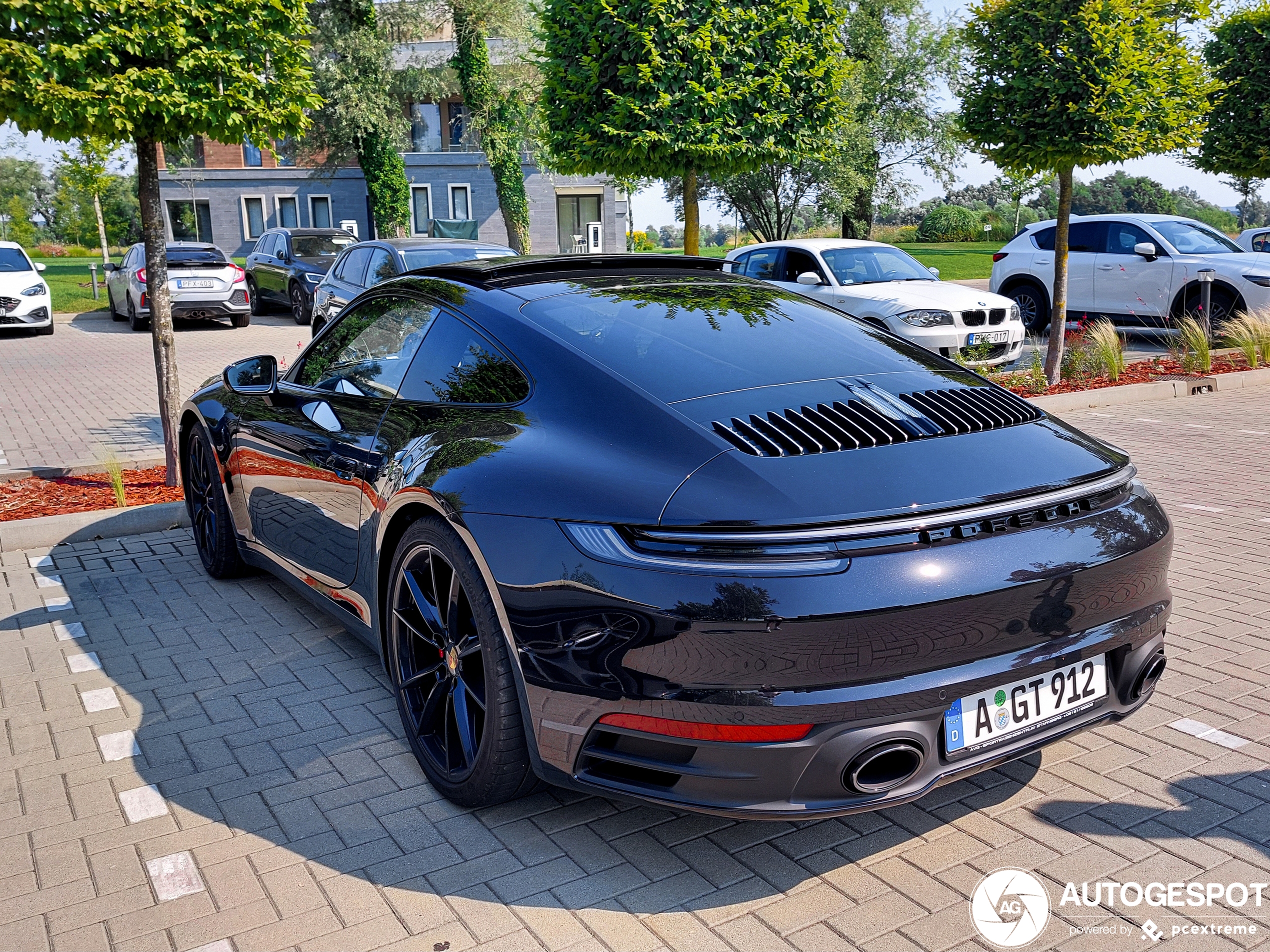 Porsche 992 Carrera 4S