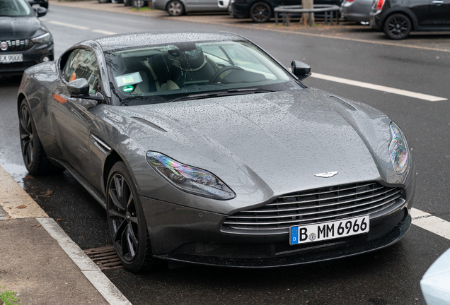 Aston Martin DB11 V8