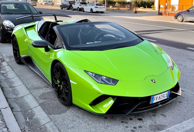 Lamborghini Huracán LP640-4 Performante Spyder