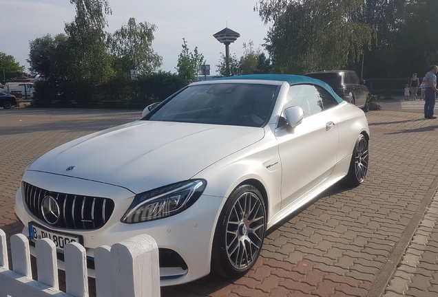 Mercedes-AMG C 63 S Convertible A205 Ocean Blue Edition