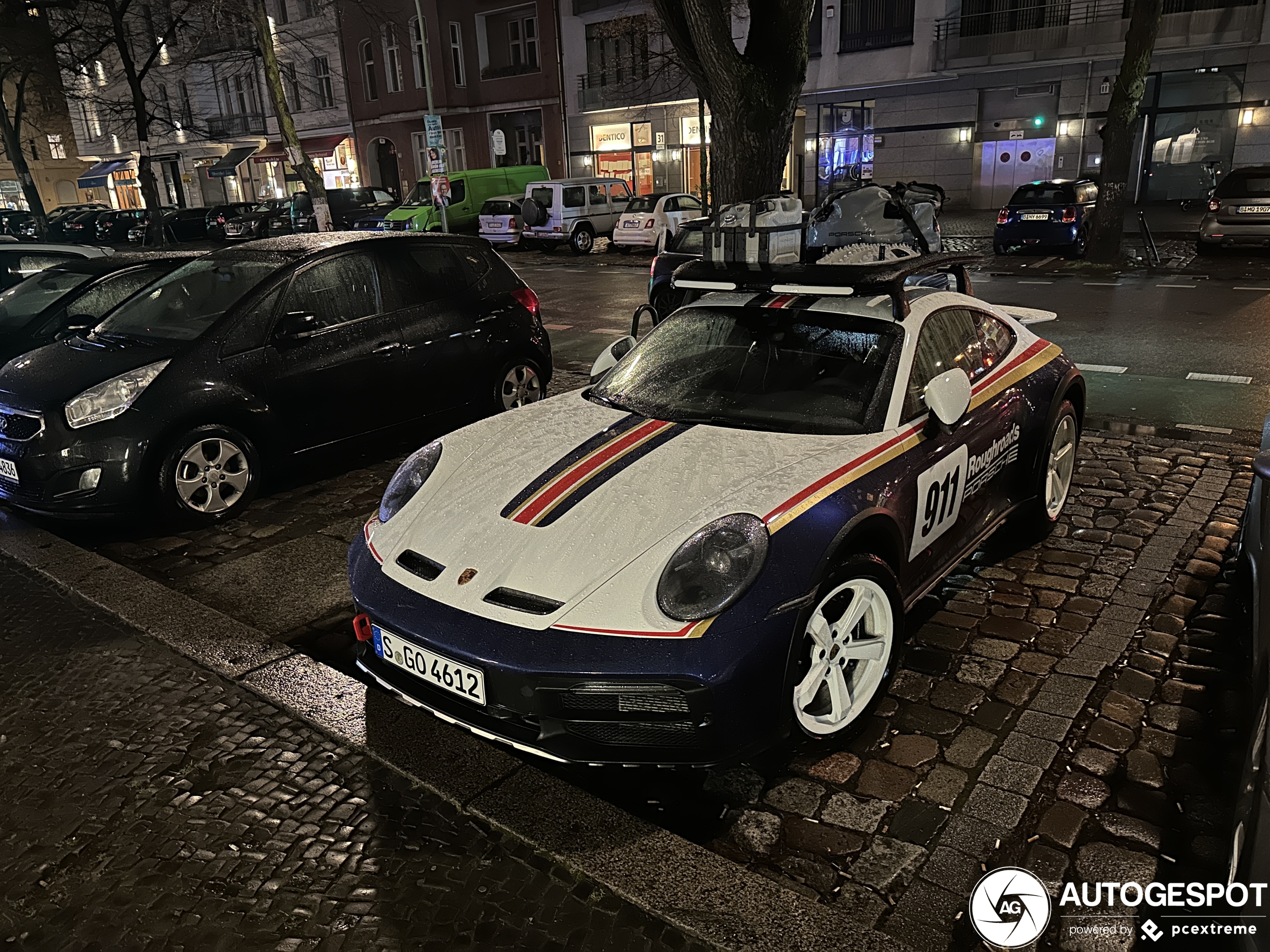 Porsche 992 Dakar