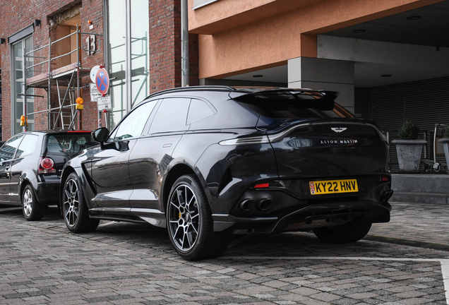 Aston Martin DBX707