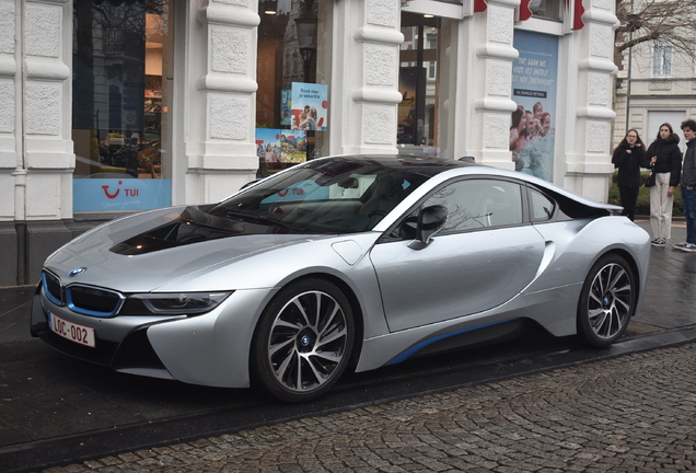 BMW i8