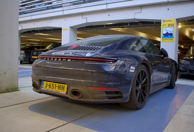 Porsche 992 Carrera 4S