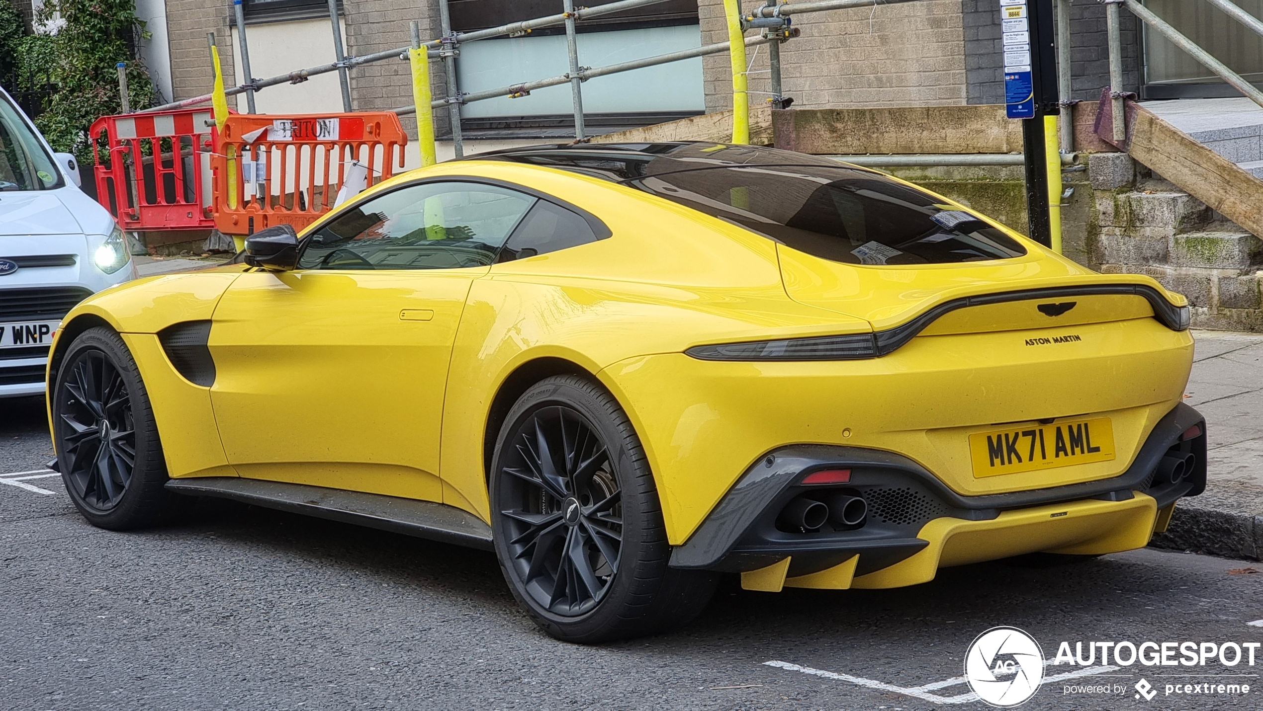 Aston Martin V8 Vantage 2018