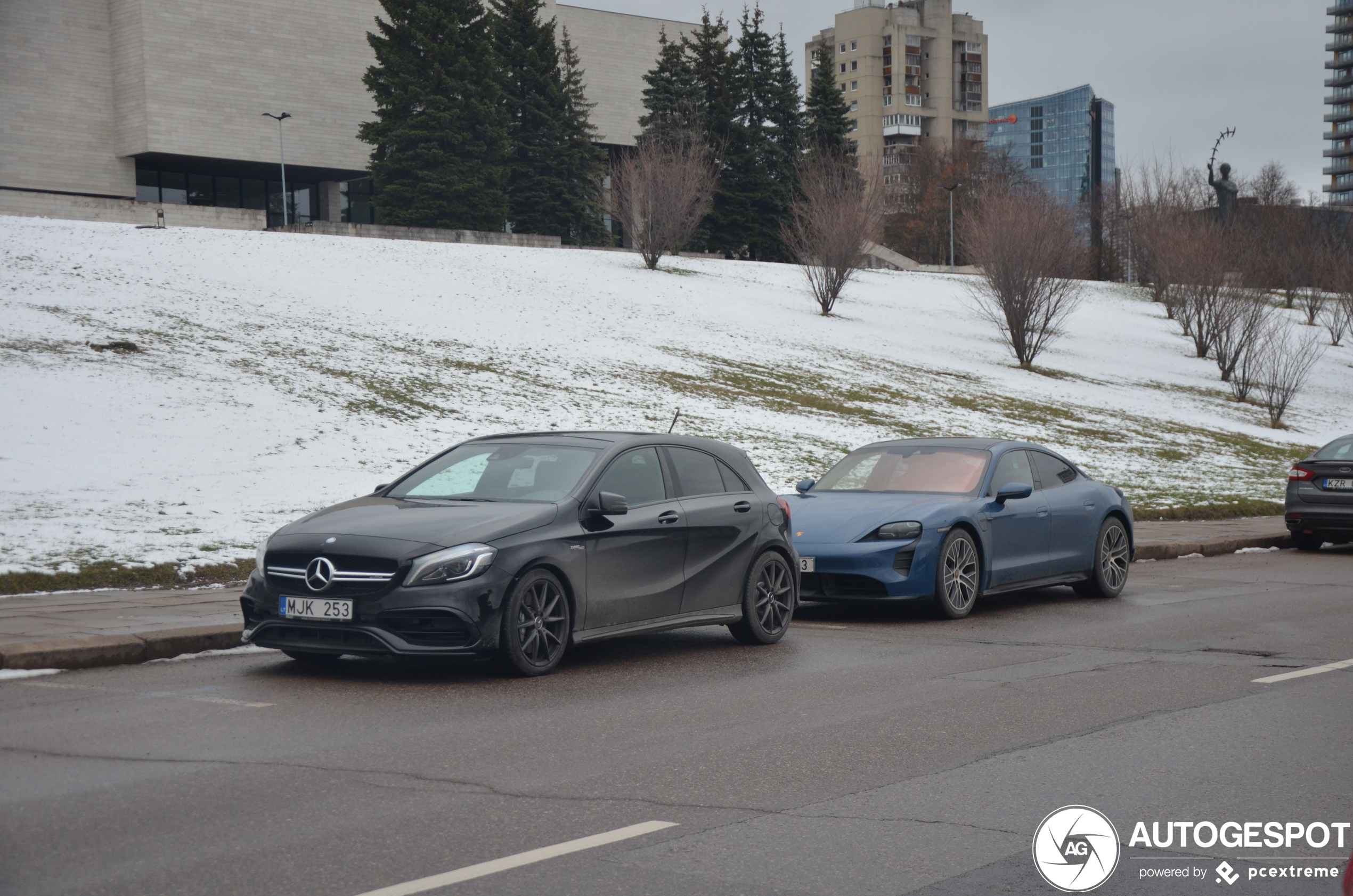 Mercedes-AMG A 45 W176 2015