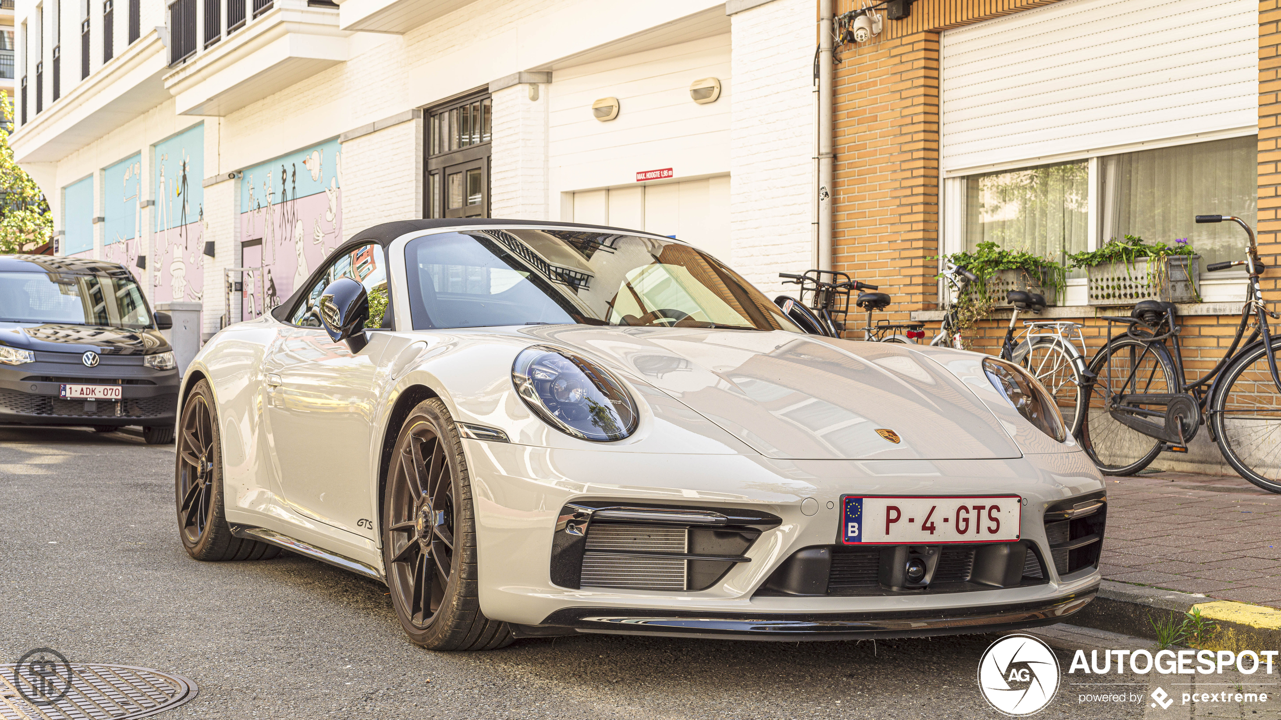 Porsche 992 Carrera 4 GTS Cabriolet