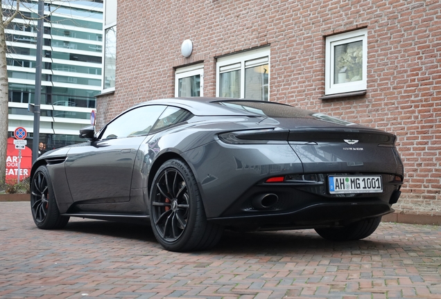 Aston Martin DB11