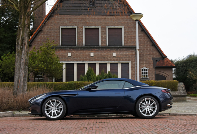 Aston Martin DB11 V8 Volante