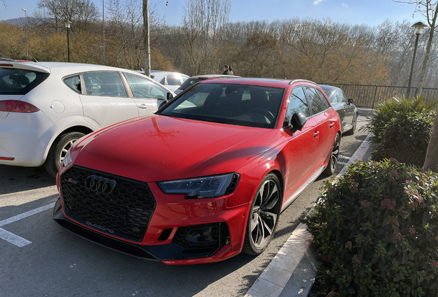 Audi RS4 Avant B9