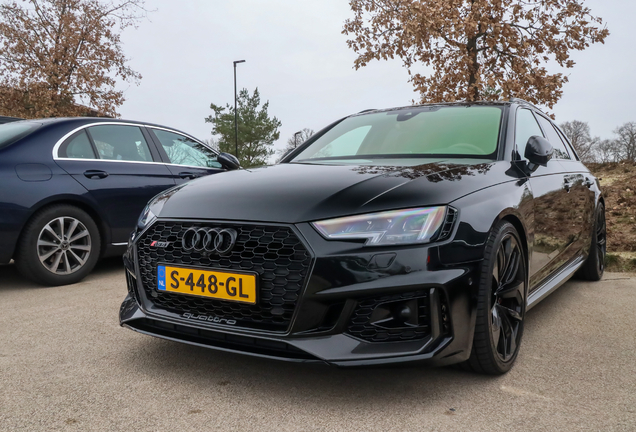 Audi RS4 Avant B9