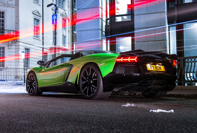 Lamborghini Aventador LP700-4 Roadster